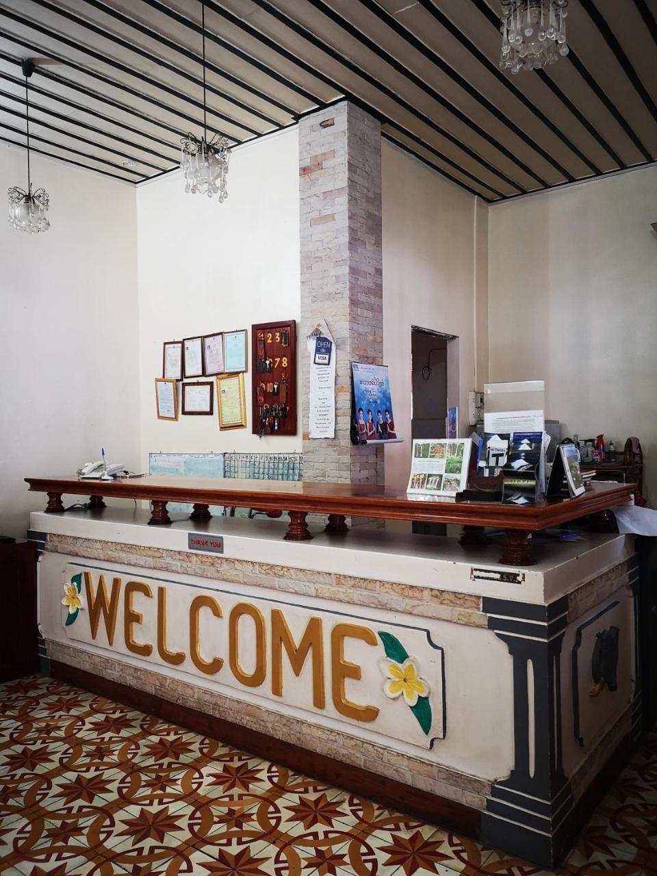 Salachampa Hotel Паксе Экстерьер фото
